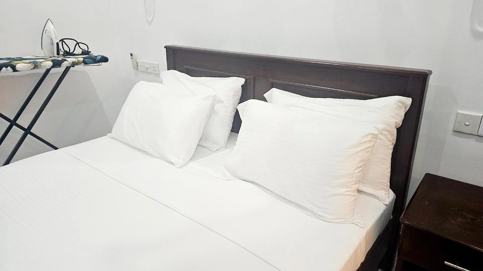 Lc Hotels 니곰보