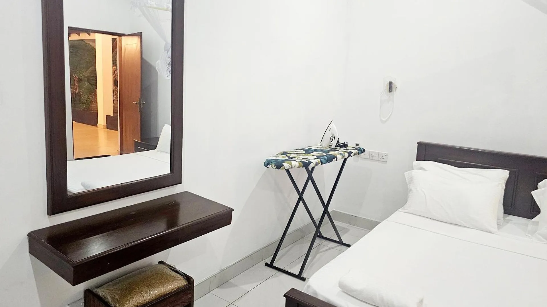 Lc Hotels 니곰보