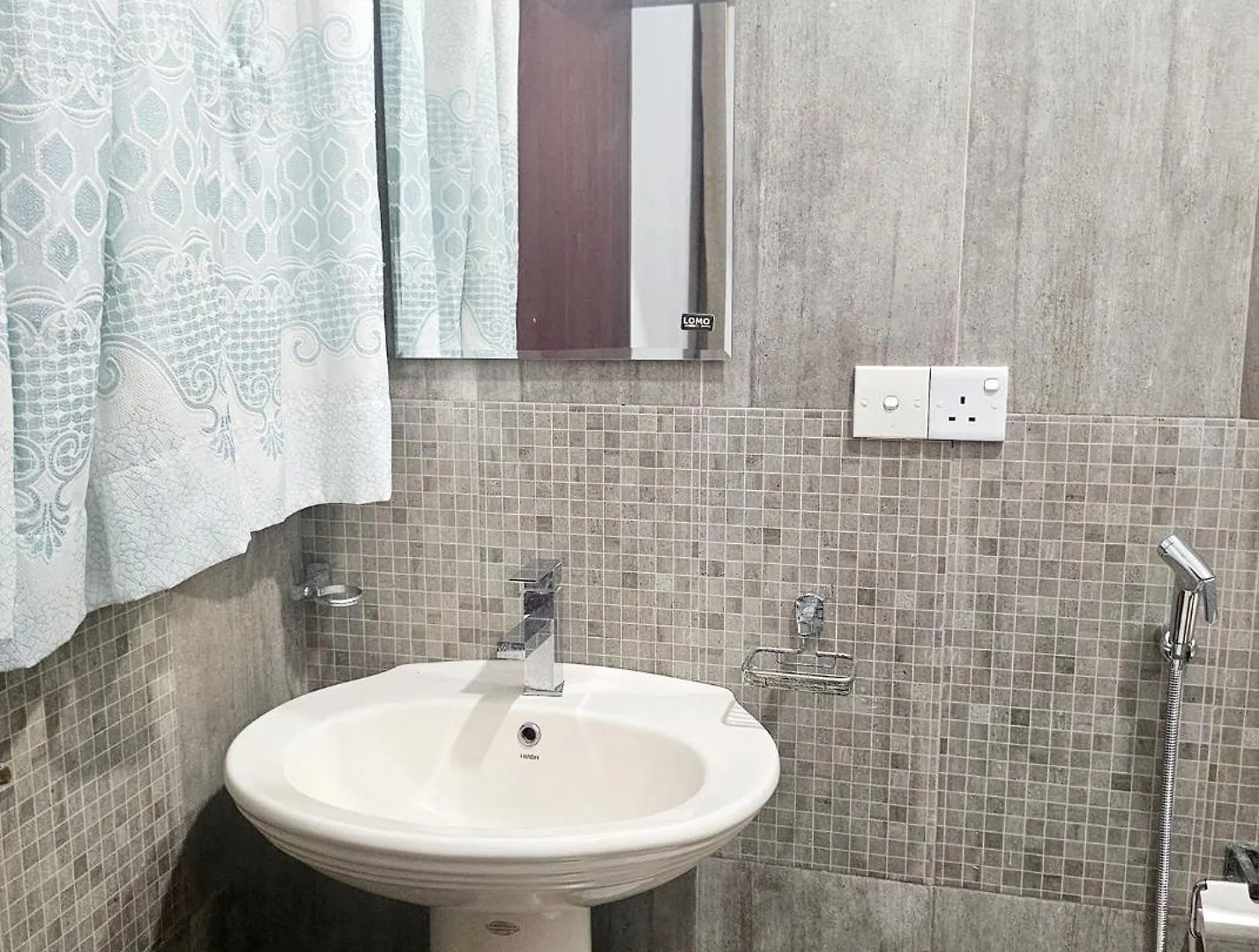 Lc Hotels 니곰보