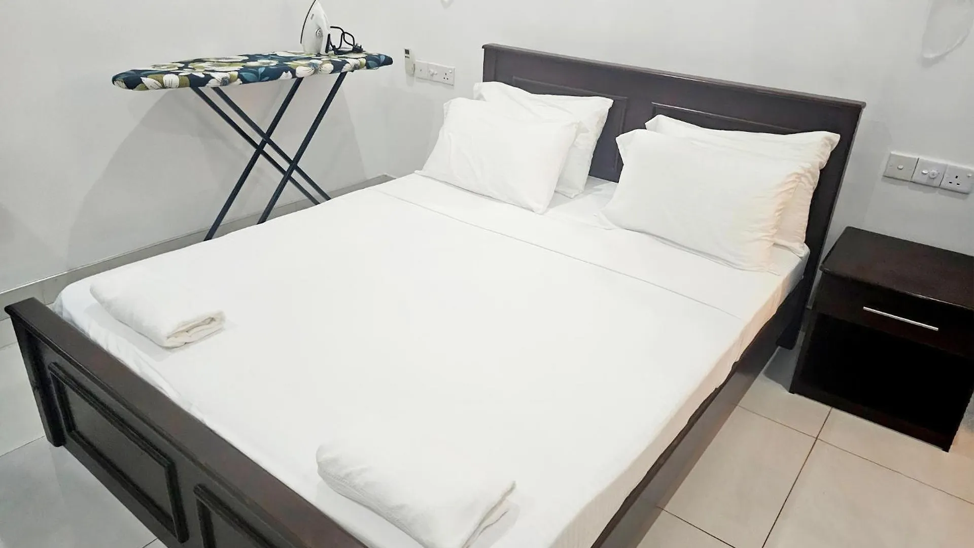 Lc Hotels 니곰보