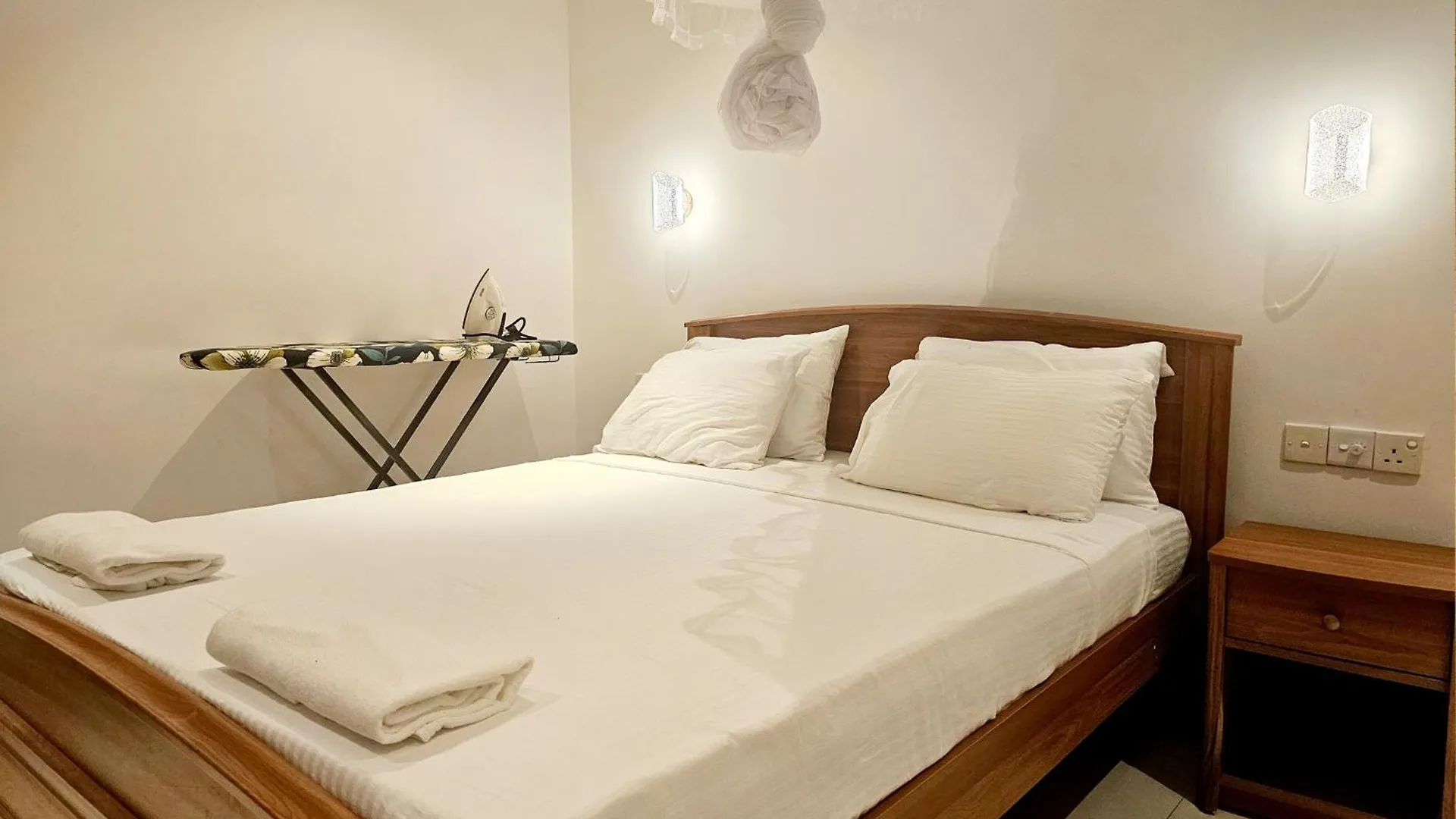 Lc Hotels 니곰보 0*,  스리랑카